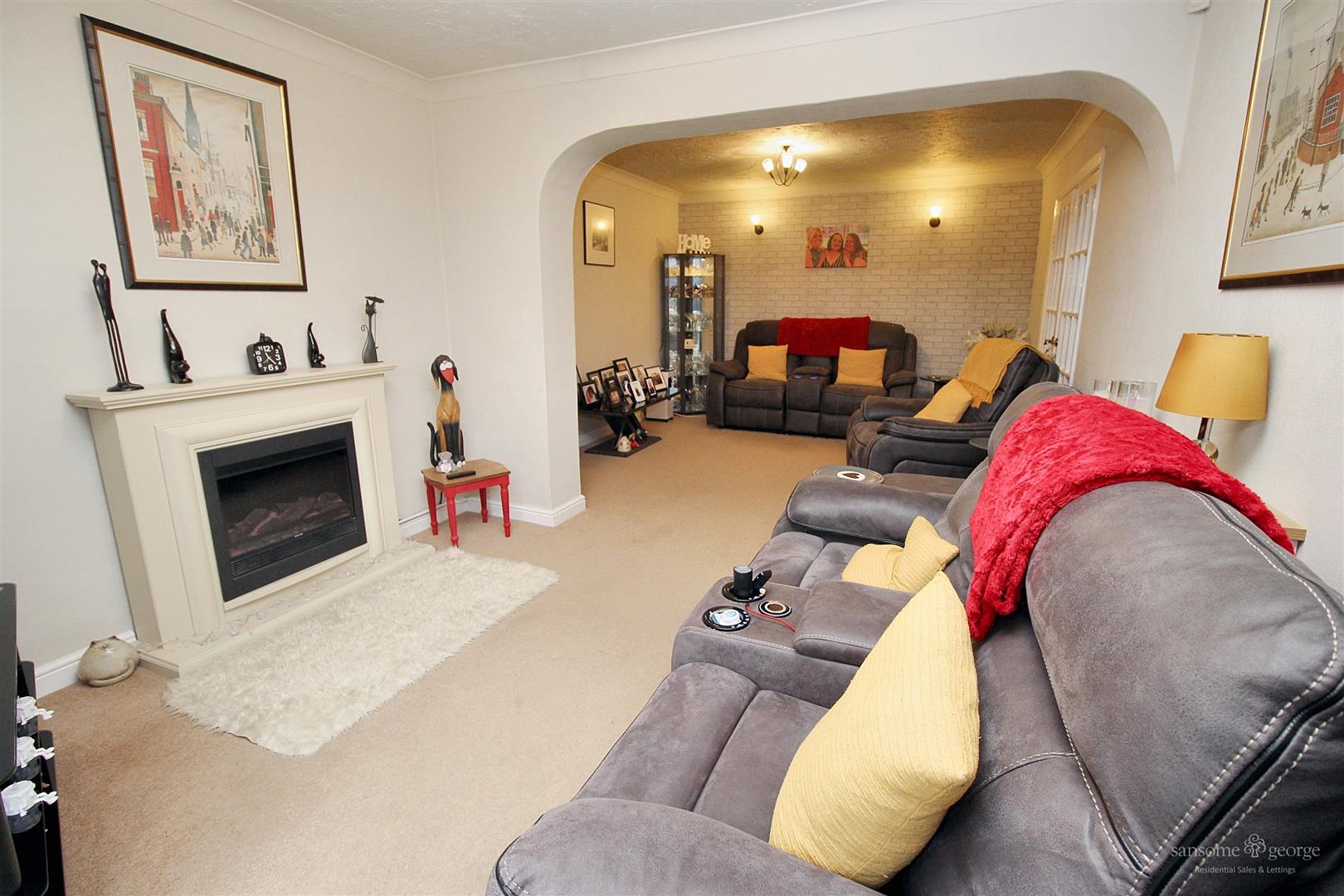 3 bed property in Cecil Aldin Drive, Reading